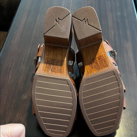 Sonoma Brown Platform Sandals - Picture 5 of 5